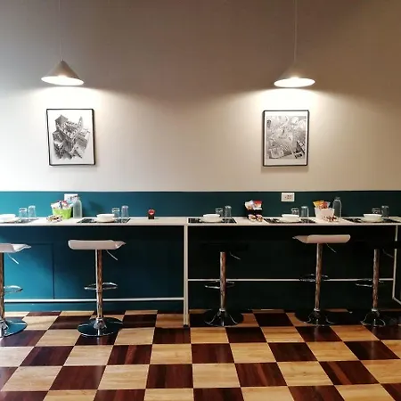 לינה וארוחת בוקר Dama 3*